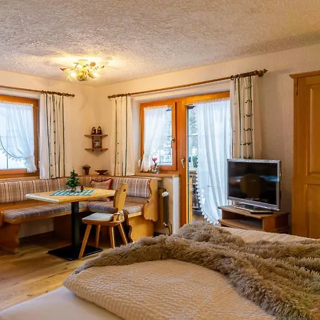 Gaestehaus Schmid 公寓 Grän